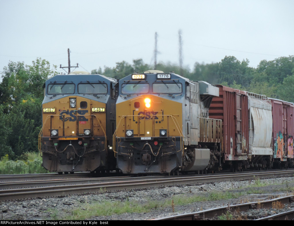 CSX 1776 on M368